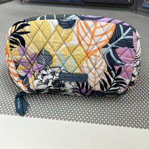 Vera Bradley Palm Floral Cord Organizer